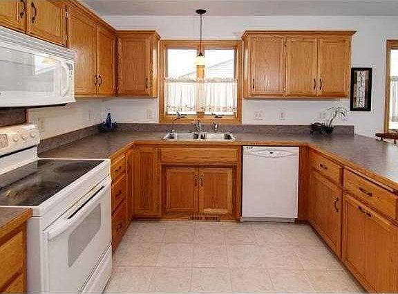 5th image of 761 E State St