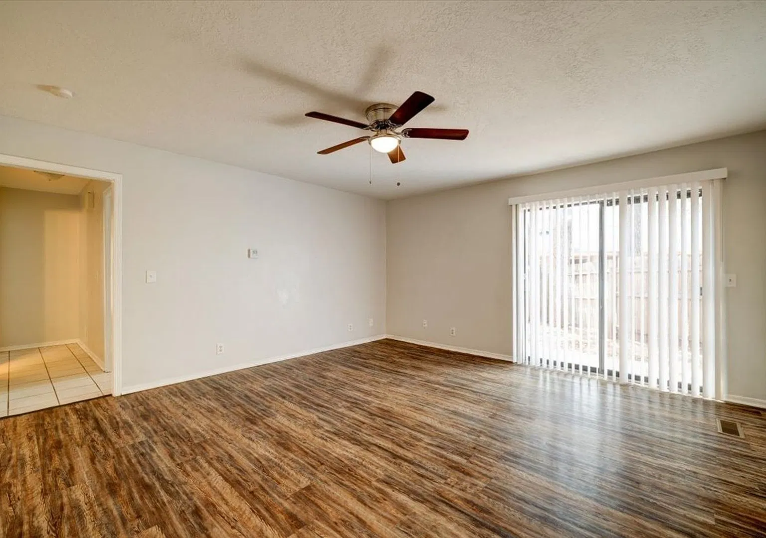 2 Bed 2 Bath duplex on 10th and Council — Photo 4