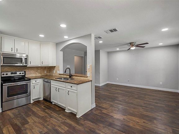 5th image of 1123 Runneburg Rd