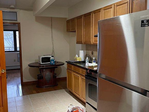5th image of 3342 105th St #1