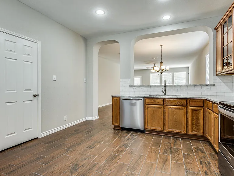 8726 Redwood Bnd — Photo 6
