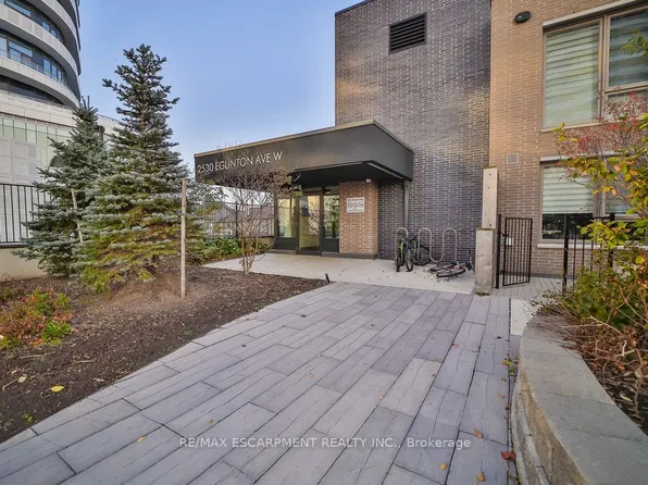 2530 Eglinton Ave W #102, Mississauga, ON L5M 0Z5
