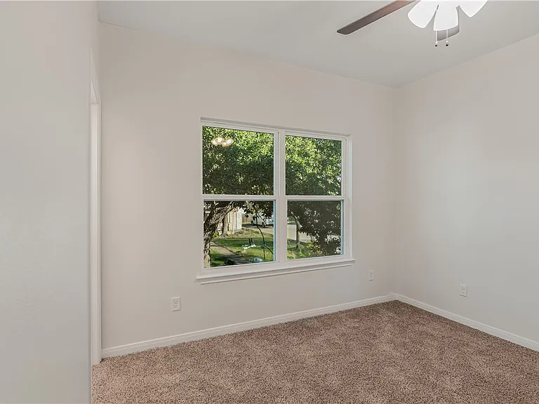601 W 24th St #112 — Photo 10