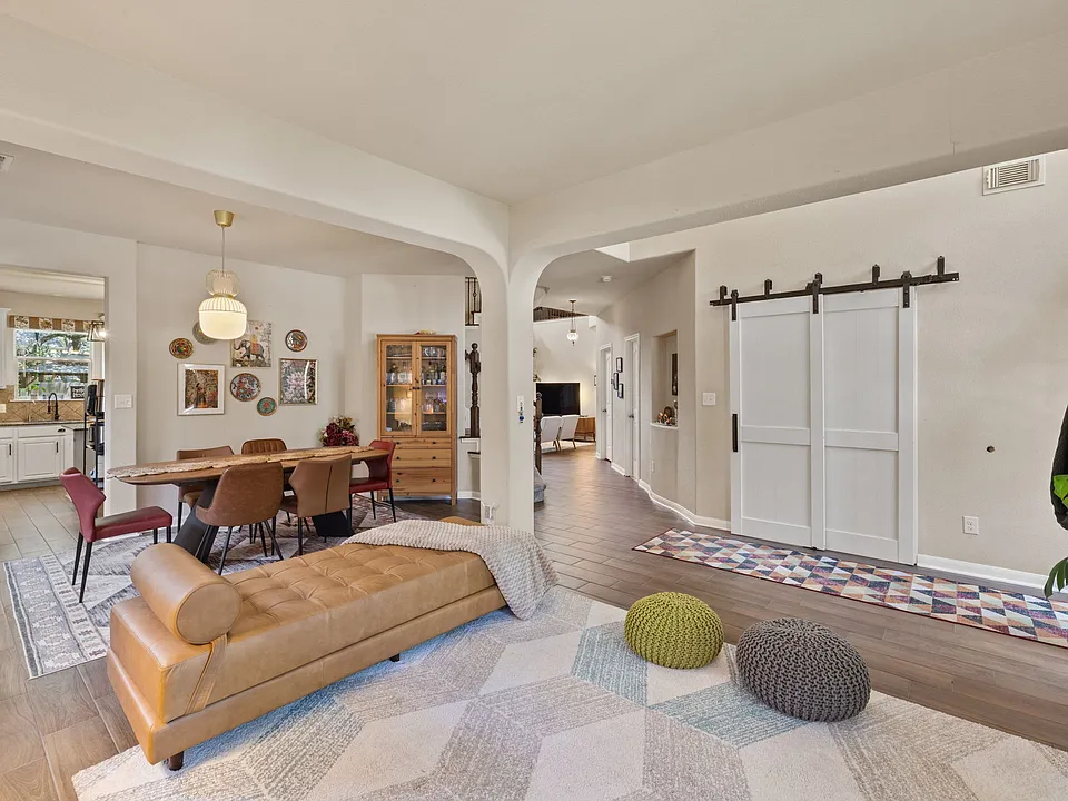 3841 Lagoona Dr