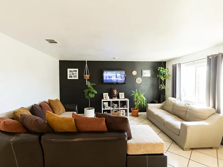 15490 Avenida Rambla — Photo 14