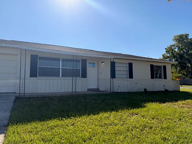 3 bed, 1092 sqft, $1,950 — Photo 2