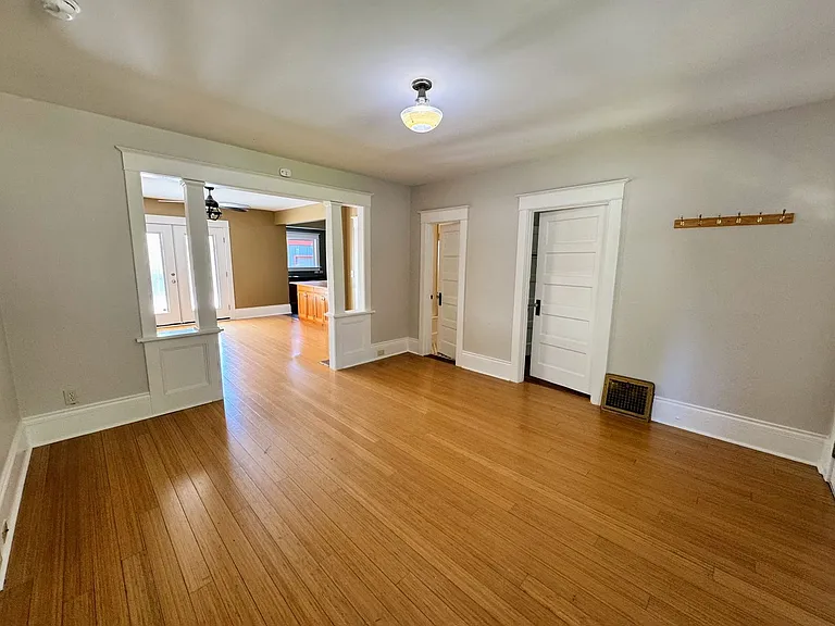 4718 N Oberlin St — Photo 8