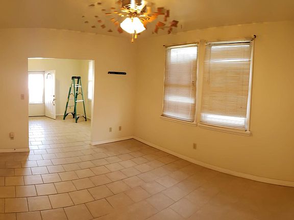 2nd image of 2434 Jonquil St