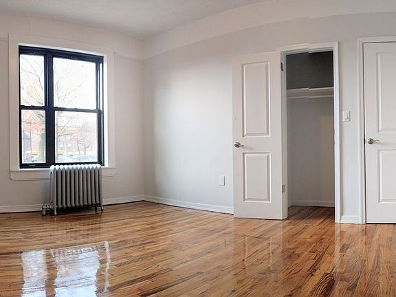 3rd image of 1 Parade Pl APT 1