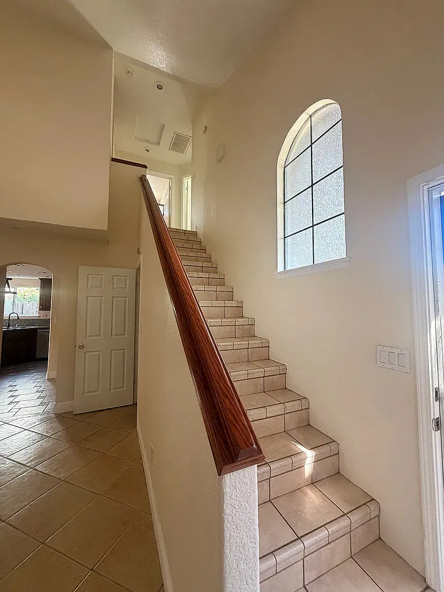 3 bed, 2.5 bath, 2000 sqft, $2,650 — Photo 2