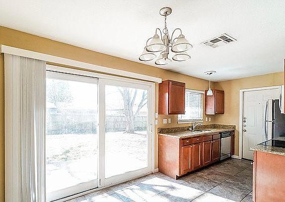 5th image of 728 Dana Dr #1
