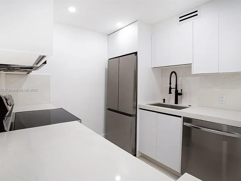13250 SW 7th Ct #204L — Photo 4