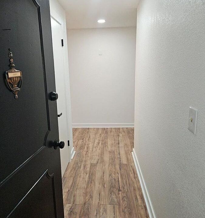 1st image of 2101 Ottawa St APT 304B