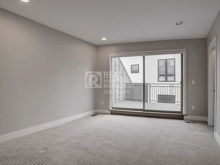 1227 N Perry St — Photo 27