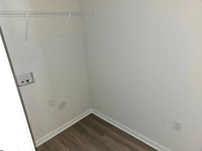 524 Hawley St — Photo 29