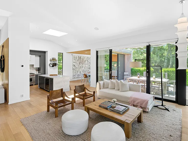 11 Hedge Row Ln — Photo 2