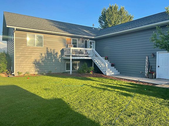 3rd image of 39873 Fox Meadow Ln