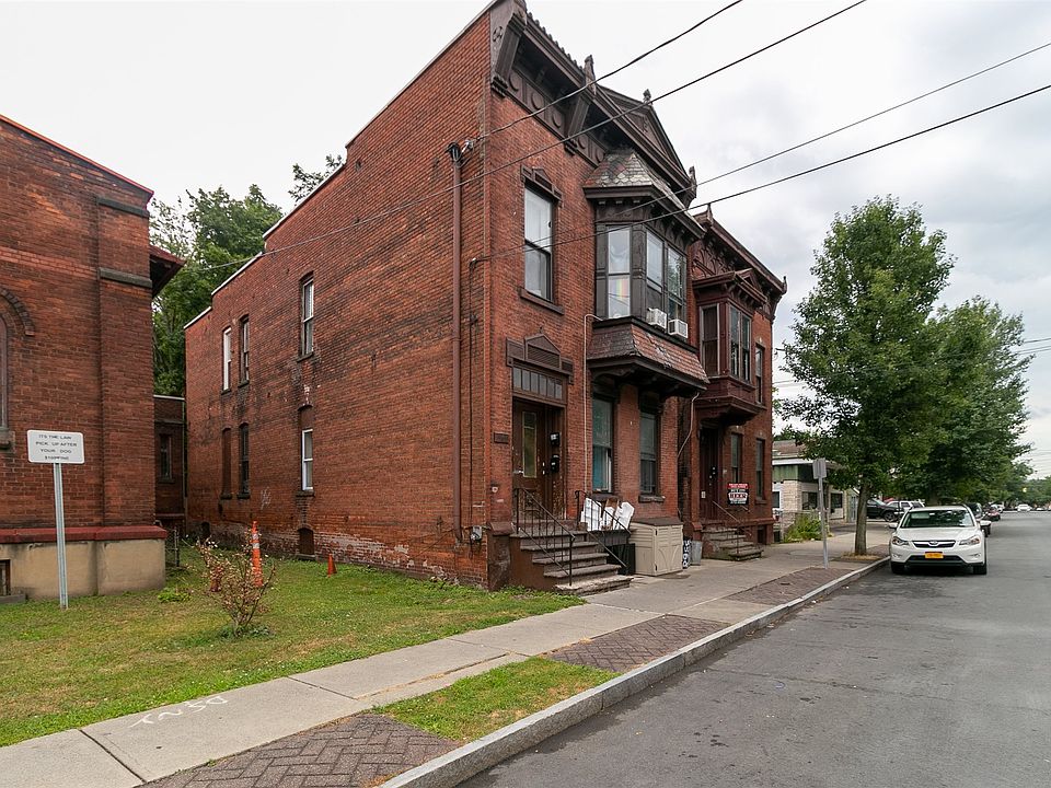 1st image of 3368 6th Ave