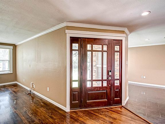 5th image of 4804 Saxon St