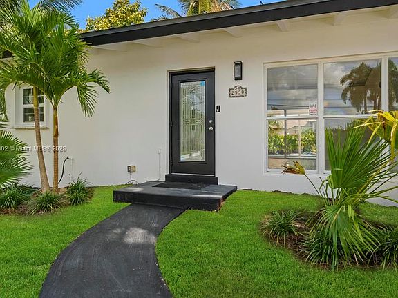 3rd image of 2530 Key Largo Ln