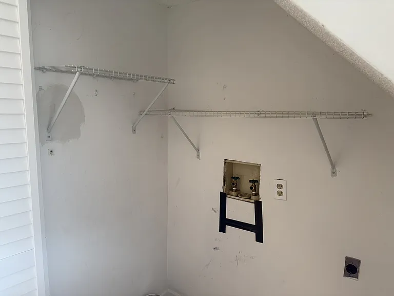 300 Lee Driveunit #B — Photo 11