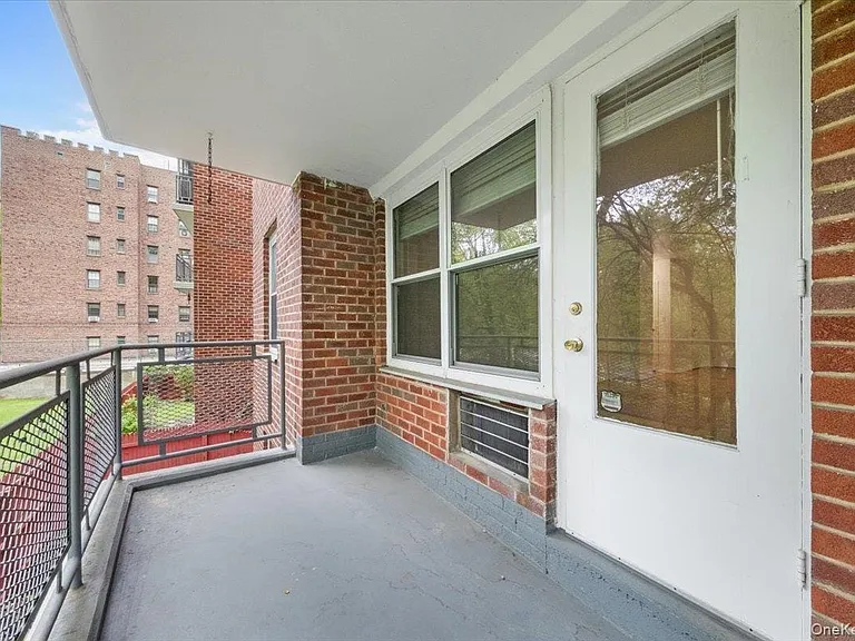281 Garth Rd #C2H — Photo 32