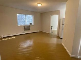 2180 Reeds Mill Ln, Bronx, NY 10475