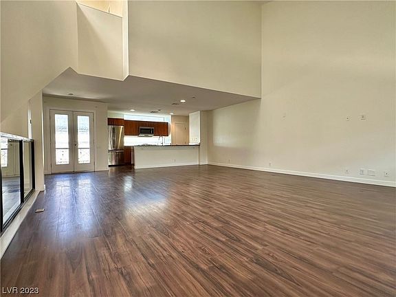 5th image of 239 Tower St #0