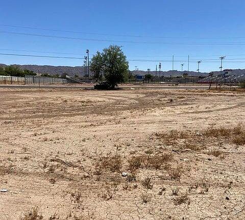 5th image of 1012 E ROESER Road #27