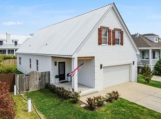 119 Bay Oaks Dr, Bay Saint Louis, MS 39520