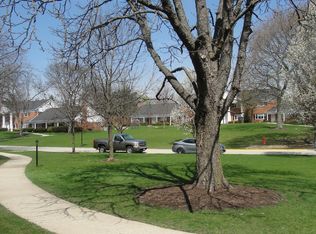 304 Chanticleer Ln, Hinsdale, IL 60521
