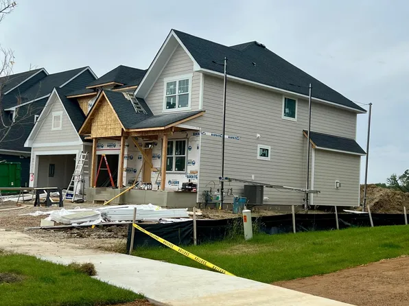 5460 Rolling Hills Pkwy, Chaska, MN 55318