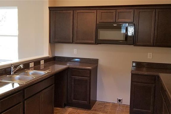 5th image of 1009 Trevino Pl Lot 2