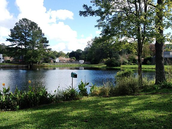 3rd image of 821 Wicklow Ct