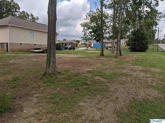4th image of 309 Dogwood Dr