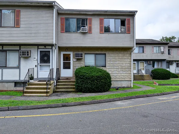 30 Coach Circle #3, Naugatuck, CT 06770