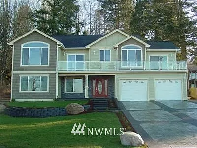 6944 Holeman photo 1