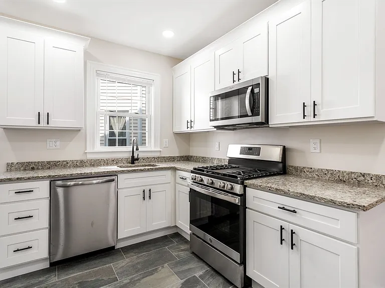 511 Geneva Ave #2 — Photo 6