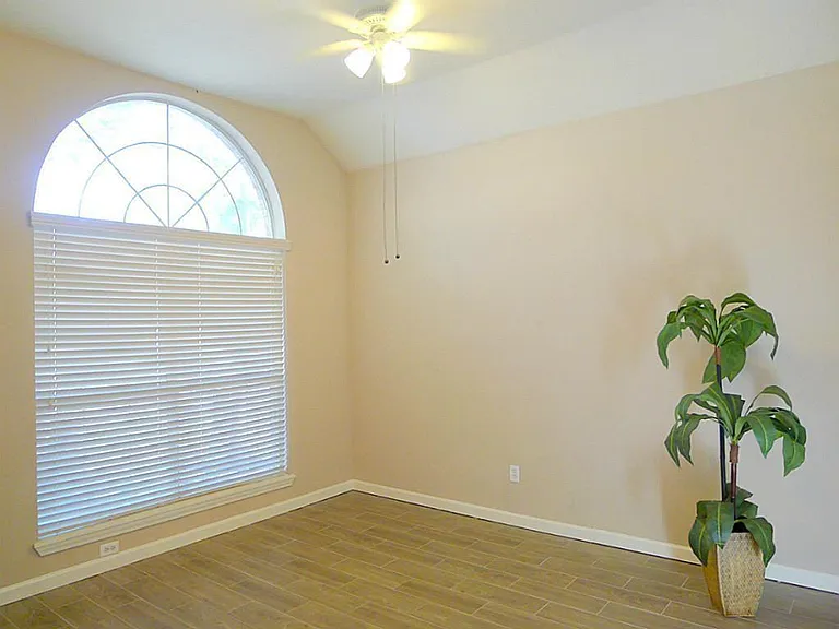 20703 Whitevine Way — Photo 4
