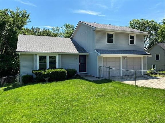 2nd image of 843 S 76th St
