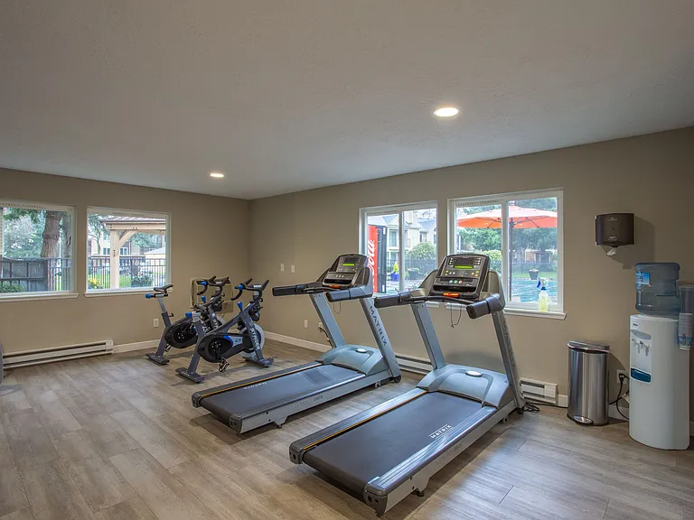 Silver Oak Apartments — Photo 17