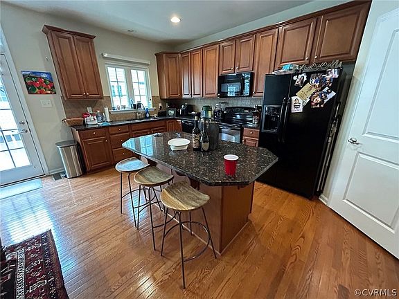 2nd image of 3908 Fish Pond Ln