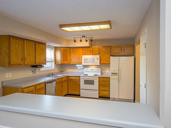 4th image of 3318 Jordy Dr