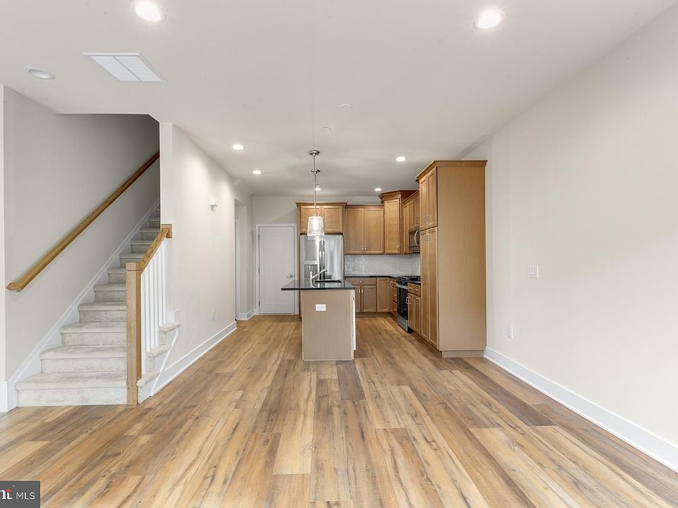 1st image of 3001 Cityview Walk #196