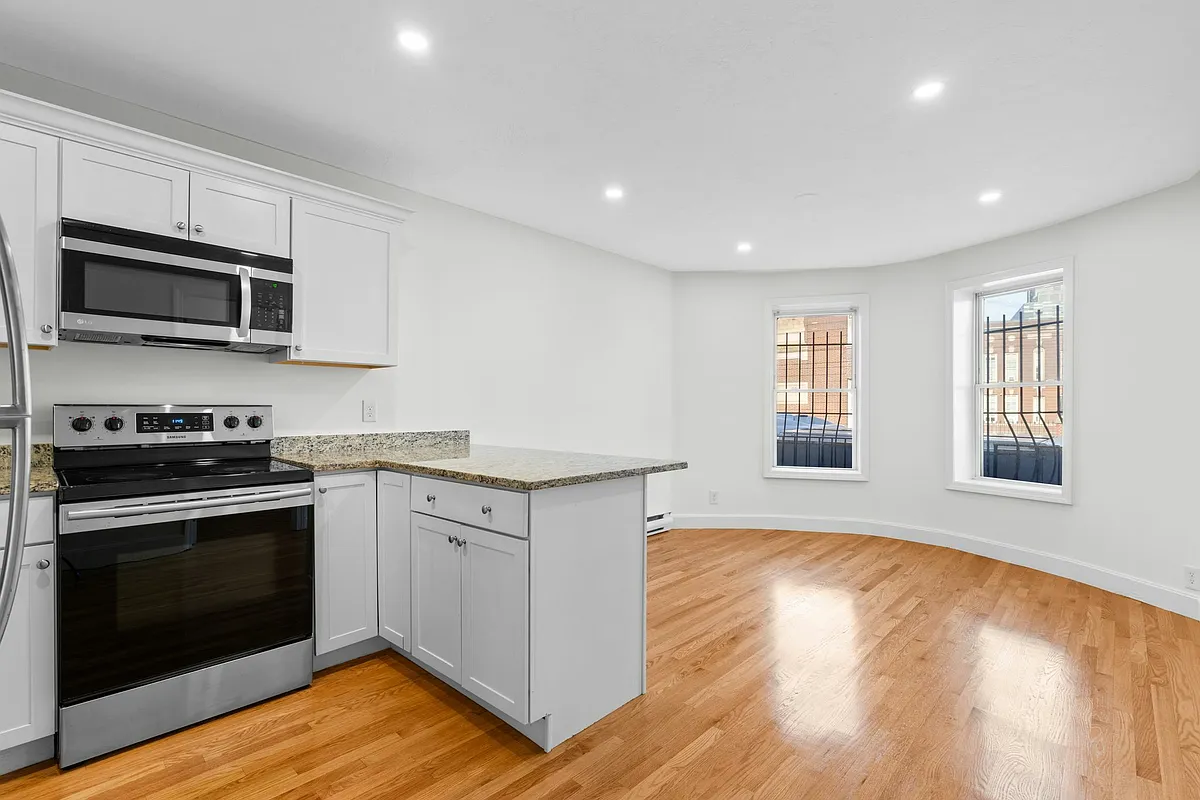 Building Photo - 754 Huntington Ave #3
