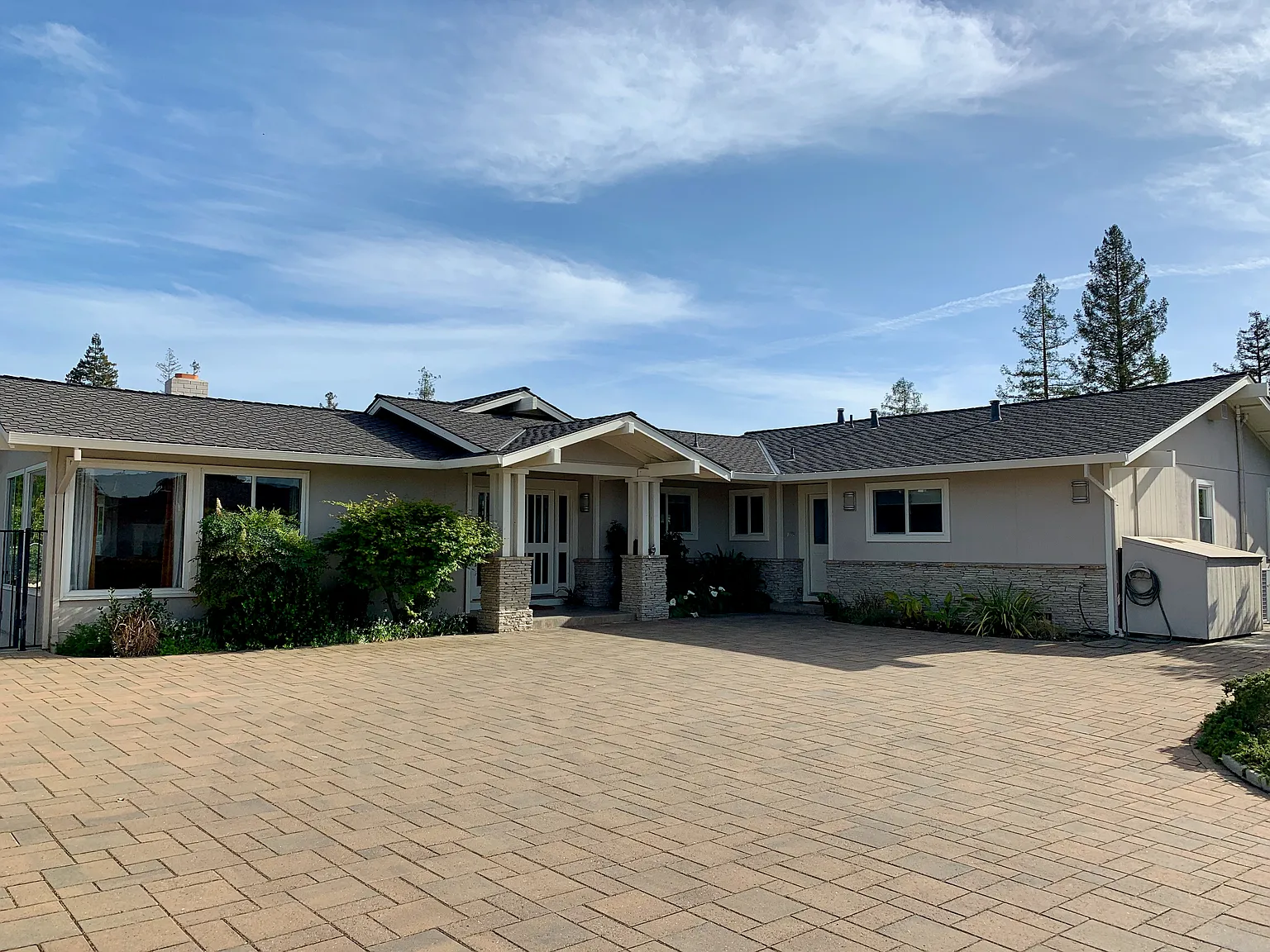 241 Mistletoe Rd photo 1