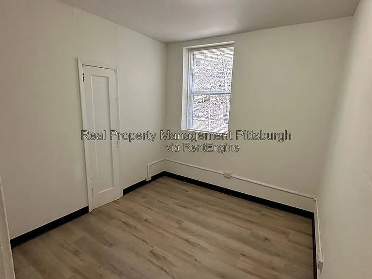 208 Rolfe St — Photo 10