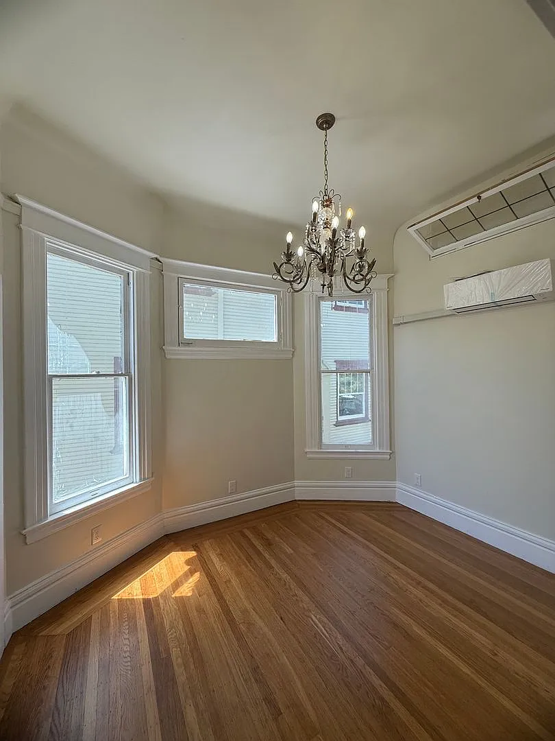 2210 Capitol Ave — Photo 3