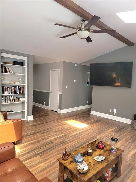 3 bed, 2.0 bath, 1844 sqft, $1,950 — Photo 4