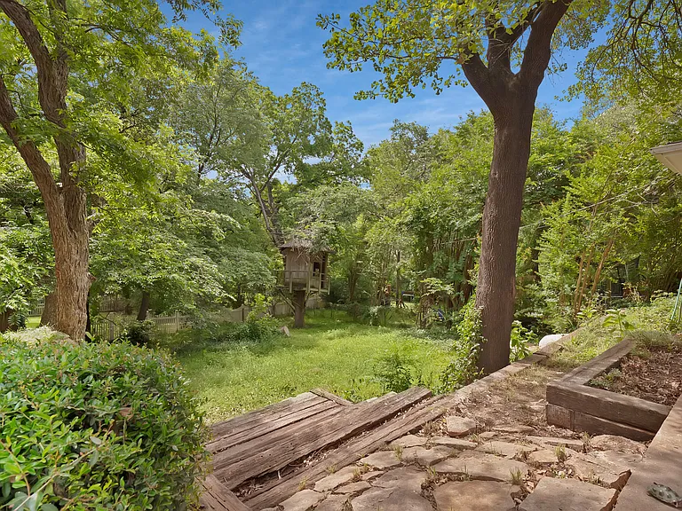 4219 Oak Springs Dr — Photo 33